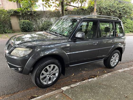 MITSUBISHI PAJERO TR4 2.0 4X4 16V 140CV FLEX 4P MANUAL MITSUBISHI PAJERO TR4 2.0 4X4 16V 140CV FLEX 4P MANUAL
